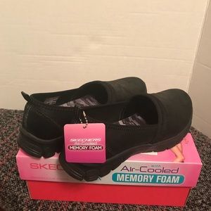 skechers flex air cooled memory foam slip on